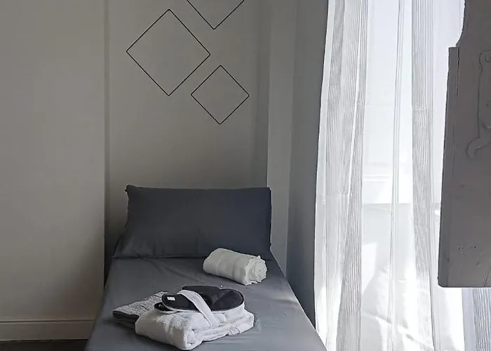 Cinema By House Collection Turyn